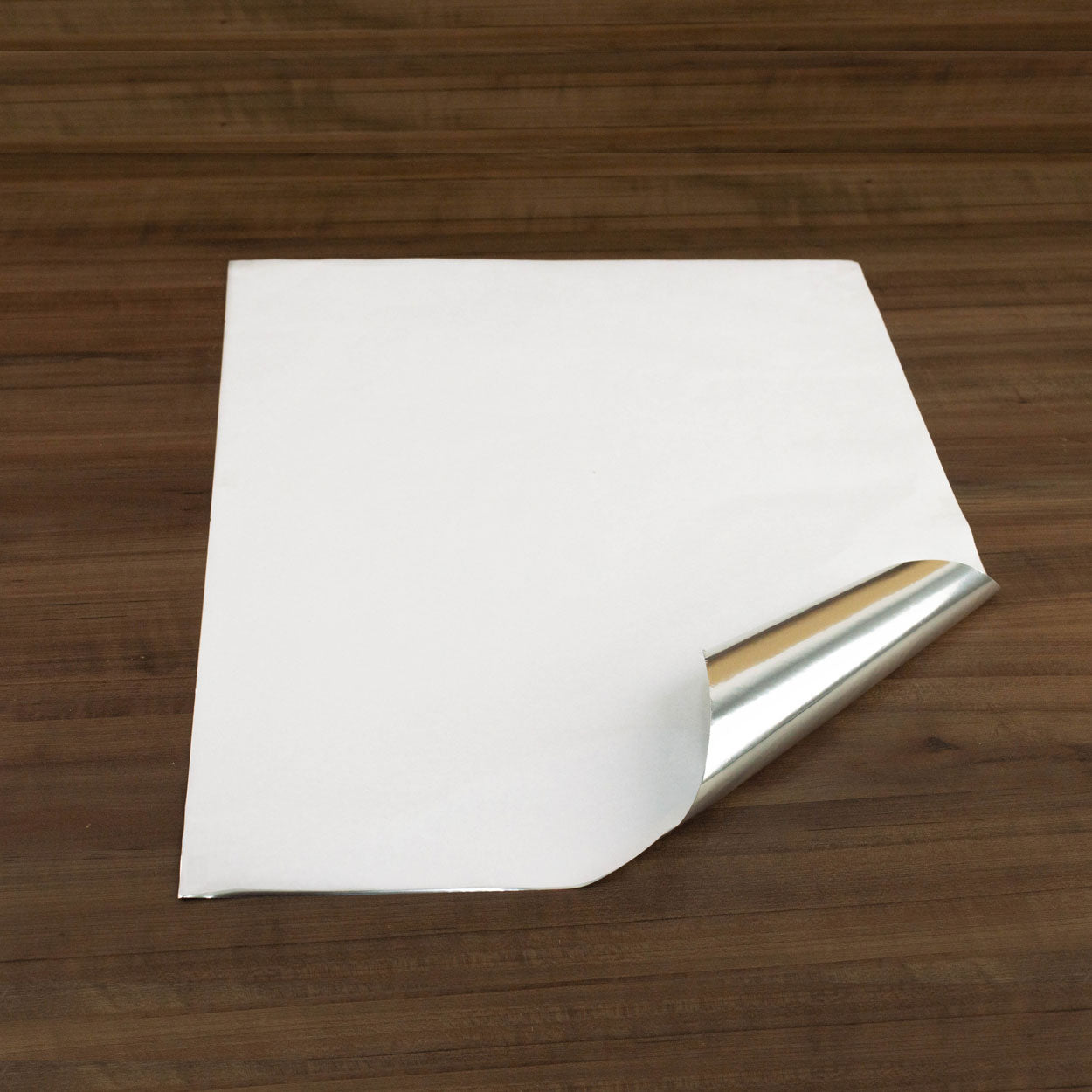 Papel Antigordura Metalizado Hamburgueria White G (30cm x 40cm) - PCT 500un