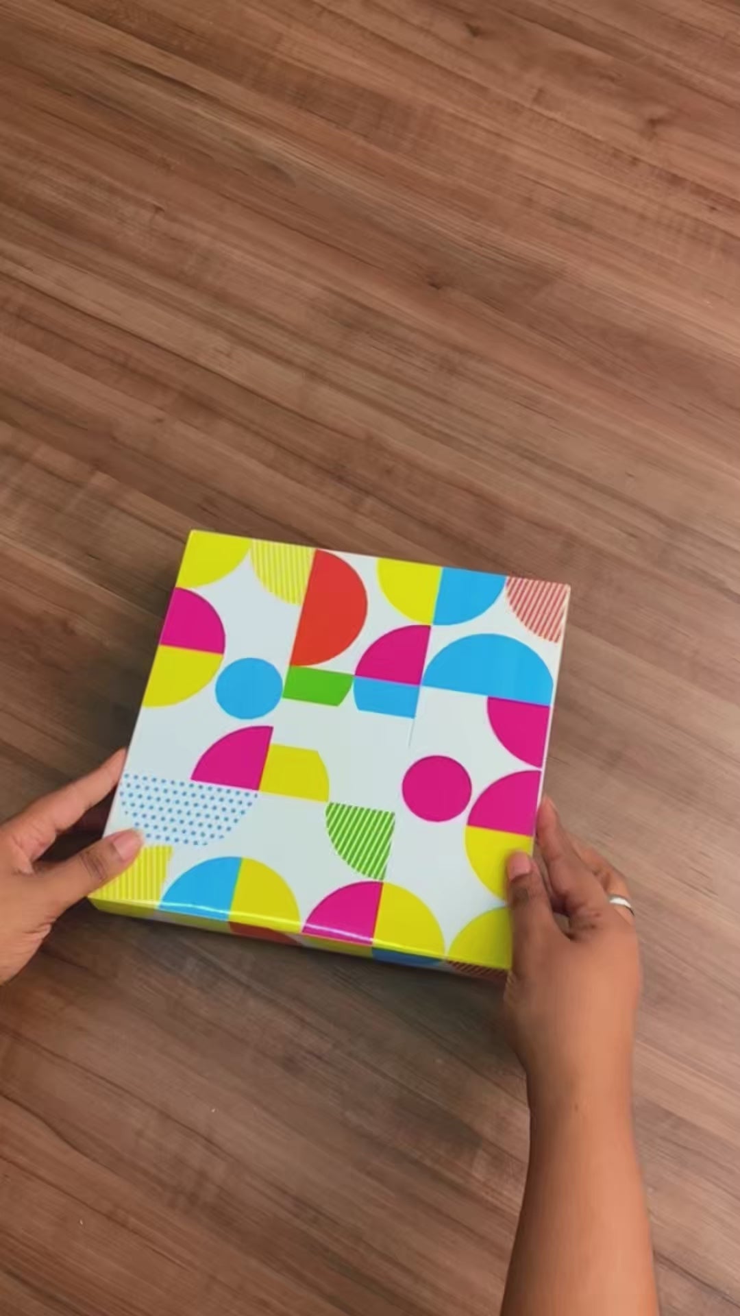 Caixa Para 25 Docinhos Base Branca Confeitaria Joy - PCT 10un